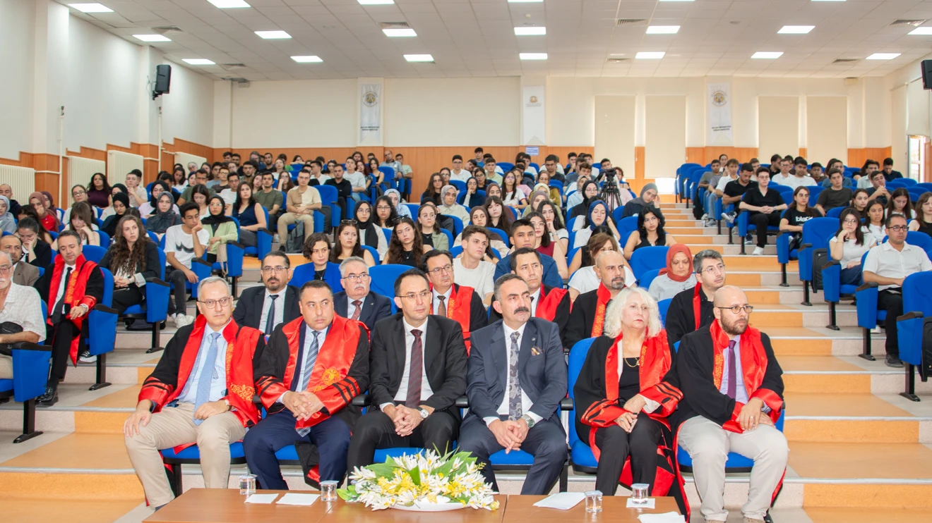 Hukuk Fakültesinde akademik yıl açılış töreni gerçekleştirildi